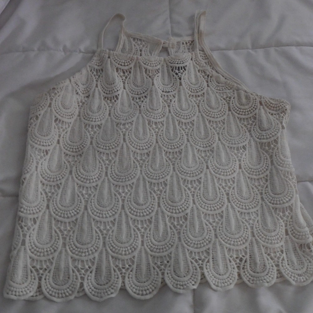 lace design tank top